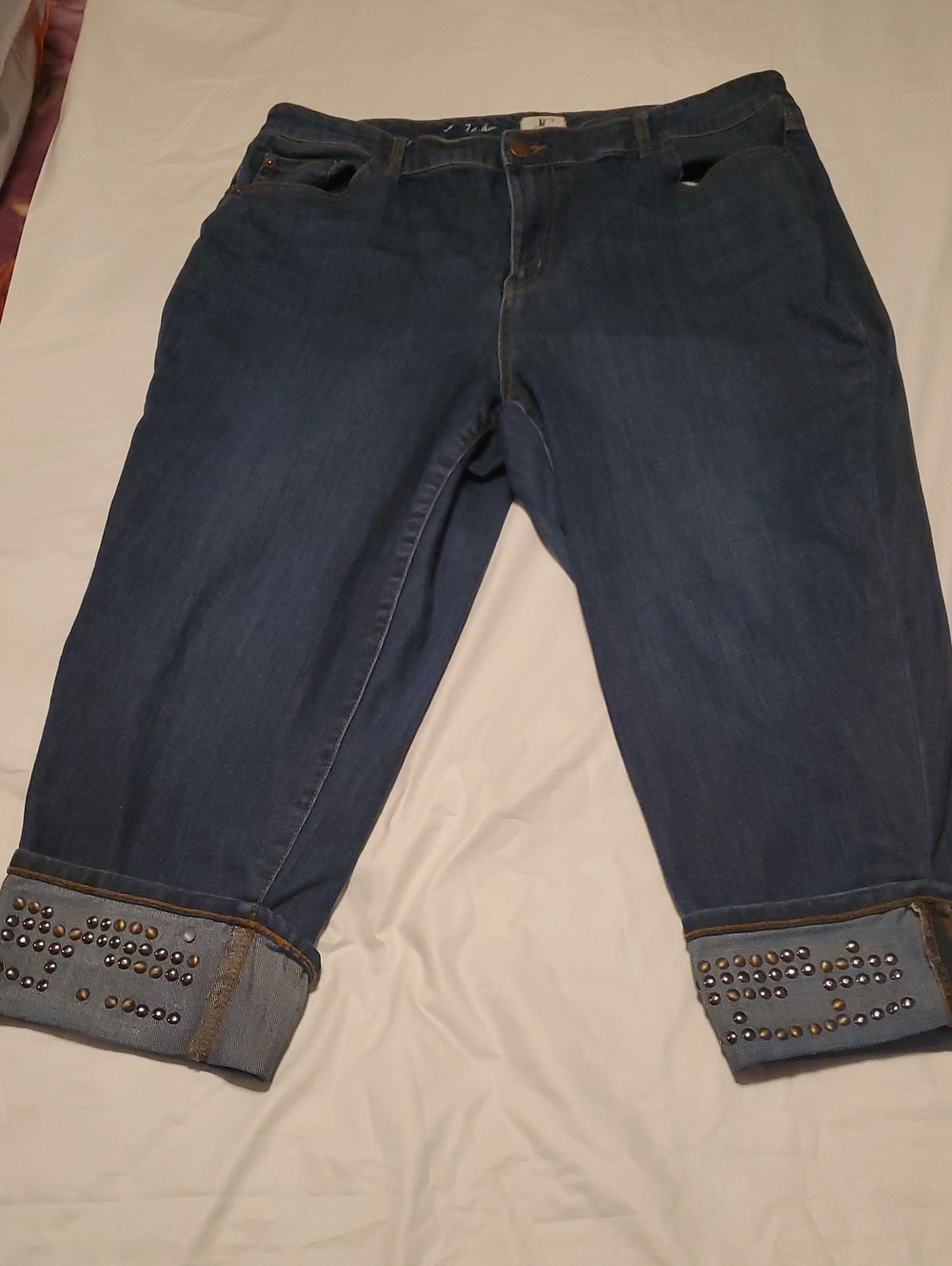 size 18 Women’s d/C Jean Blue Denim Capris with Studded Cuff Detail